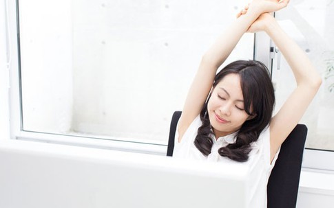 6 động tác đơn giản cực tốt cho dân văn phòng
