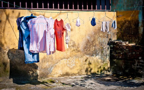 Chết thảm khi mắc dây phơi quần áo