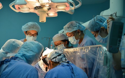 Đà Nẵng: Hai bệnh nhi đầu tiên được phẫu thuật nội soi lồng ngực