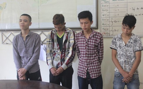 Thiếu tiền chơi game, 4 nam thanh niên rủ nhau đi cướp