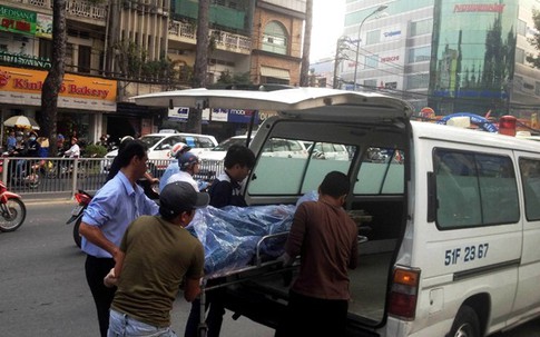 Nam thanh niên chết bất thường trong quán kem ở Sài Gòn