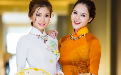 Á hậu Hoàng Anh "đụng hàng" Á hậu Diễm Trang trên sàn diễn