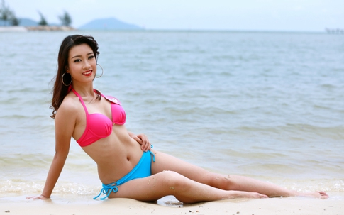 Thí sinh Hoa hậu Hoàn vũ 2015 Đỗ Mỹ Linh được cả trường kêu gọi bình chọn