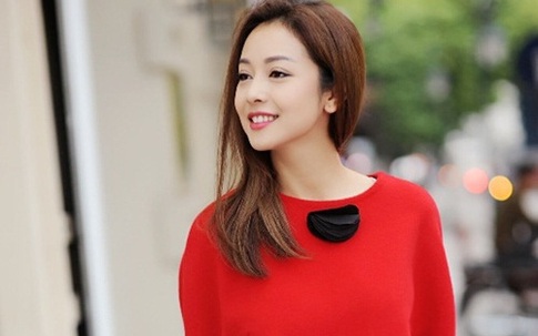 Jennifer Phạm dạo phố với tông đỏ rực