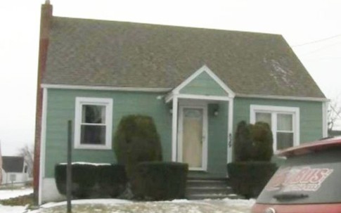 Mất mạng vì đưa khăn vào lò vi sóng