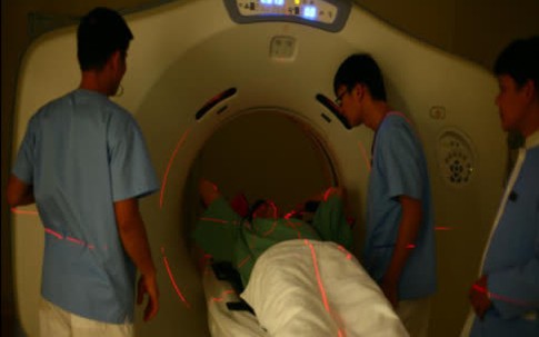 Mong muốn người bệnh ung thư được an tâm chữa trị ngay trong nước