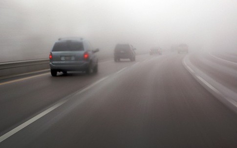 Bí kíp sống còn khi lái xe trong sương mù