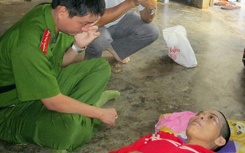 Người mẹ tiêm chất độc vào hai con bị khởi tố