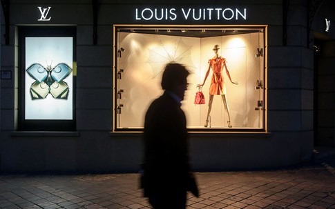 Thương hiệu Louis Vuitton ngày càng mất giá vì đâu?