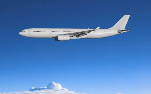 Máy bay chở 23 người mất liên lạc