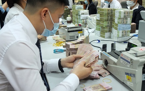 Nhân viên ngân hàng bỏ việc vì không chịu nổi áp lực kinh doanh