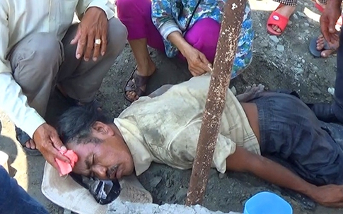 Ngăn cản thi công quốc lộ 1A, người đàn ông bị đất đá vùi lấp