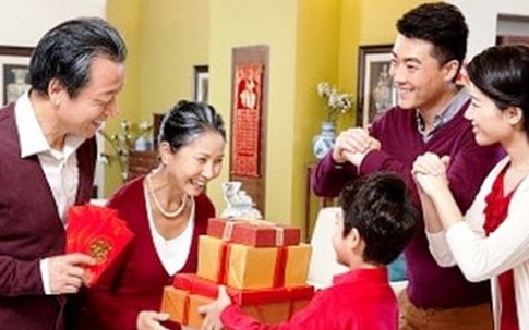 Độc giả chia sẻ bí quyết tặng quà Tết để nội – ngoại không "hậm hực"