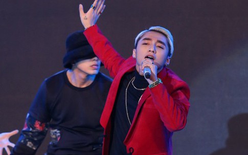 Sơn Tùng M-TP "đốt" sân khấu bằng "Không phải dạng vừa đâu"