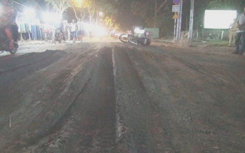 Viếng đám tang xong, người đàn ông bị sụp "ổ voi" tử nạn
