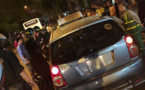 Hà Nội: Nửa tiếng truy đuổi taxi "điên" chạy với tốc độ kinh hoàng trên phố