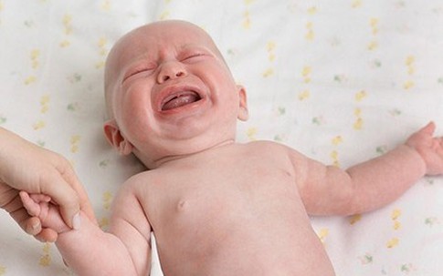 Con sống thực vật vì mẹ vắt quất vào miệng