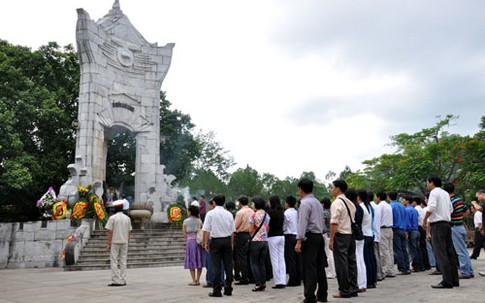 Cho những người nằm xuống