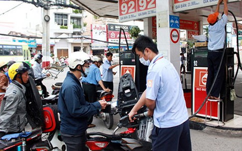 Giá xăng tăng mạnh, thêm 1.600 đồng/lít từ 15h chiều nay