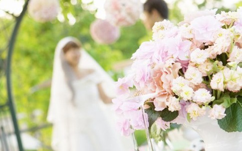 Cưới người yêu đang nợ nần để con có cha hay từ bỏ tất cả