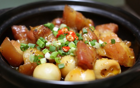 Kho thịt có nên cho muối trước?