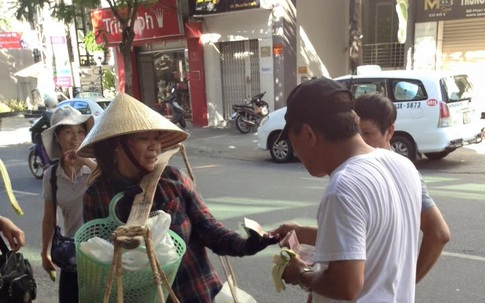 Xử phạt 6 người Trung Quốc sau vụ "phá" gánh hàng người bán chuối