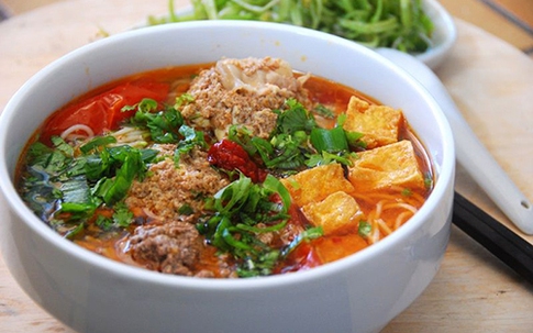 Bún riêu cua - món dân dã ở đường phố Sài Gòn