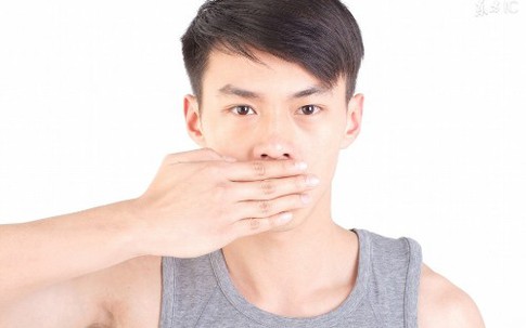 Mùi vị trong miệng sau khi ngủ dậy báo hiệu bệnh gì