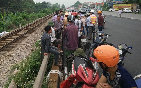 Bị đâm tử vong vì không chịu tránh đường tàu hoả