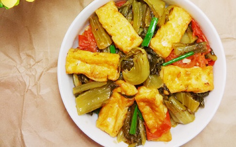 Đậu phụ xào dưa chua chống ngán