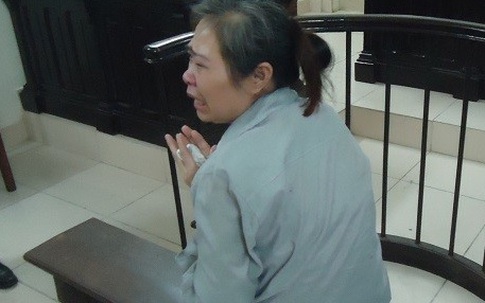 Đầu độc nhân tình suýt chết, người đàn bà khóc lóc xin tha thứ