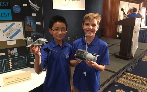 Hai thần đồng 10 tuổi muốn chế tạo máy dọn rác vũ trụ