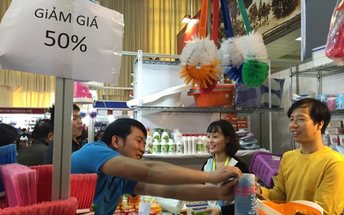 Hàng tiêu dùng Thái Lan ồ ạt 'đánh chiếm' thị trường dịp sát Tết