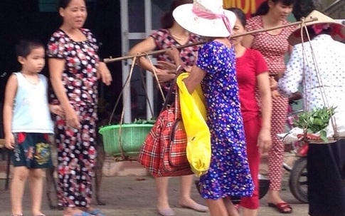 Phát sốt hình ảnh chị bán rau "thời trang" nhất Lào Cai