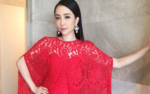 "Chim công" Linh Nga nổi bật tại sự kiện với váy ren đỏ rực