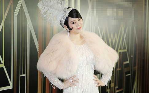 Sao Việt kết hợp váy sexy với áo lông