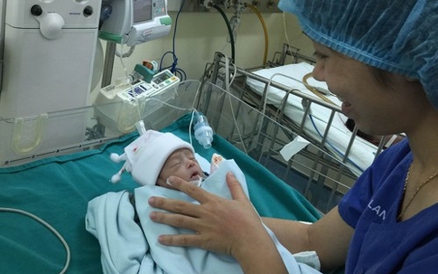 Mổ tim bé sơ sinh chỉ nặng 1,5 kg