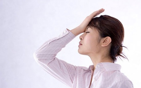 Có nên thay đổi để phù hợp với tính hay quát tháo của chồng