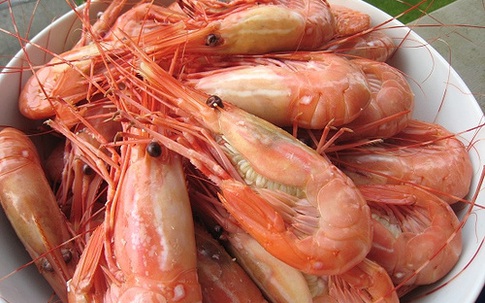 Mẹo chọn và nấu tôm biển tươi ngon