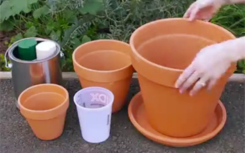 Cách đơn giản tự làm chậu cây 3 tầng