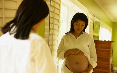 Vì tăng cân và những vết rạn xấu xí sau sinh mà chồng đã phản bội tôi