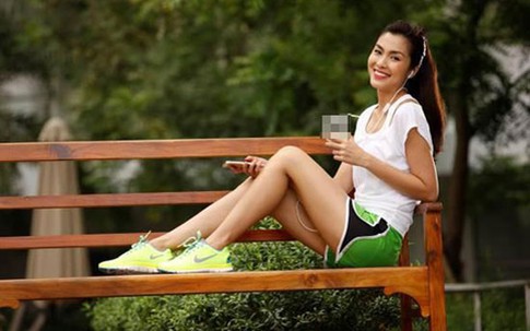 Học Hà Tăng cách mix đồ với giày sneaker đúng điệu