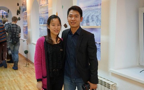 Nhà có 2 con nhận học bổng du học toàn phần