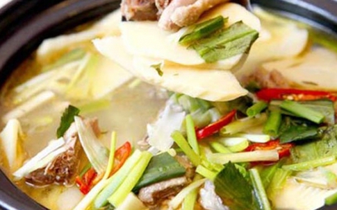 Canh gà nấu măng – ngọt ngon đến giọt cuối cùng