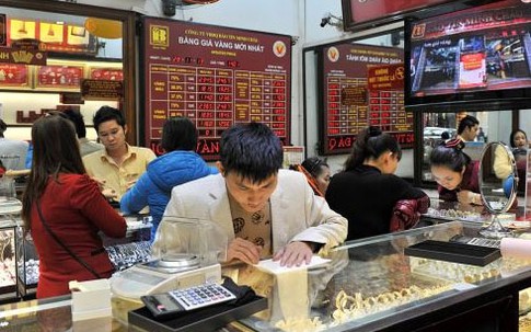 Vàng vượt 38 triệu: Bùng nổ trên đỉnh giá