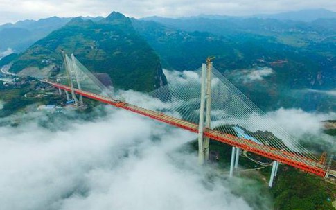 Cận cảnh cầu vượt sông cao nhất thế giới