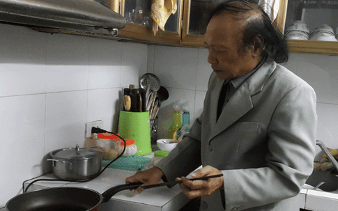 Cảm động nhạc sĩ Đoàn Bổng  gần 10 năm chăm vợ bị bệnh