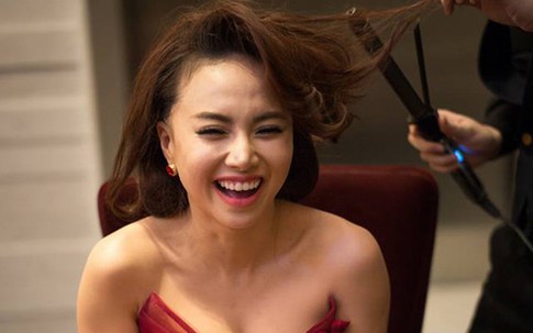 Hé lộ ảnh hậu trường chưa công bố trong đám cưới Đinh Ngọc Diệp