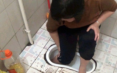 Lực lượng cứu hỏa giải cứu thành công người phụ nữ bị kẹt chân trong bồn cầu