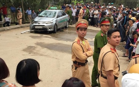 Xác định danh tính 4 nạn nhân thiệt mạng vì taxi lao xuống hồ